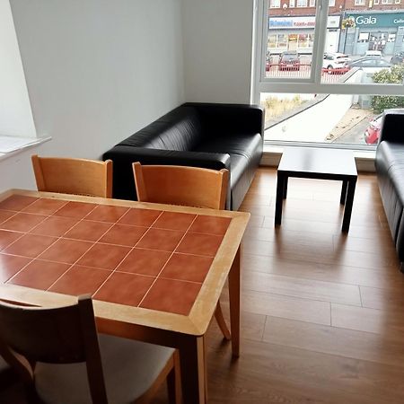 2 Bedroom, 2 Bathroom Apartment Dublin Exterior photo